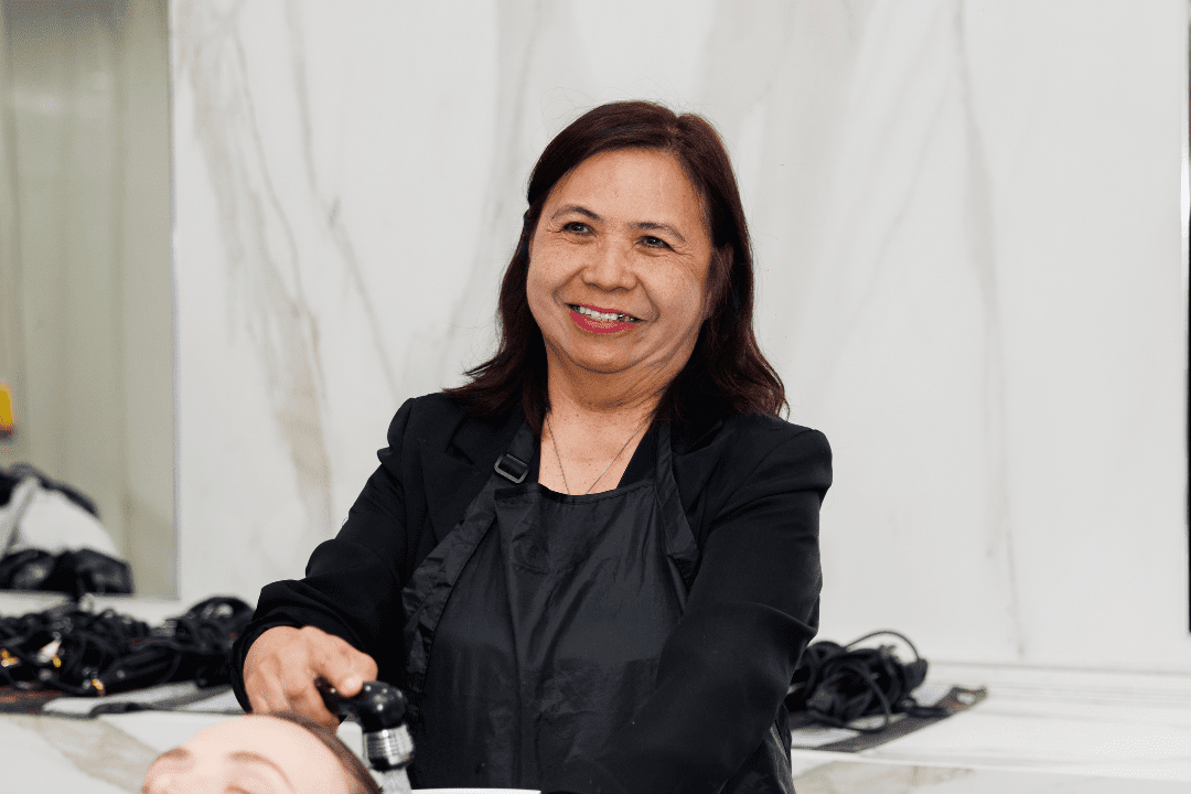 Meet Marites! Marites has been able to shine her talents at a busy hairdressing salon with support from our Inclusive Employment Australia (IEA) program.